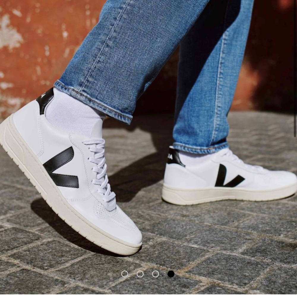 Brand New Womens V-10 Veja Sneakers